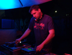 UG05-07-05_303